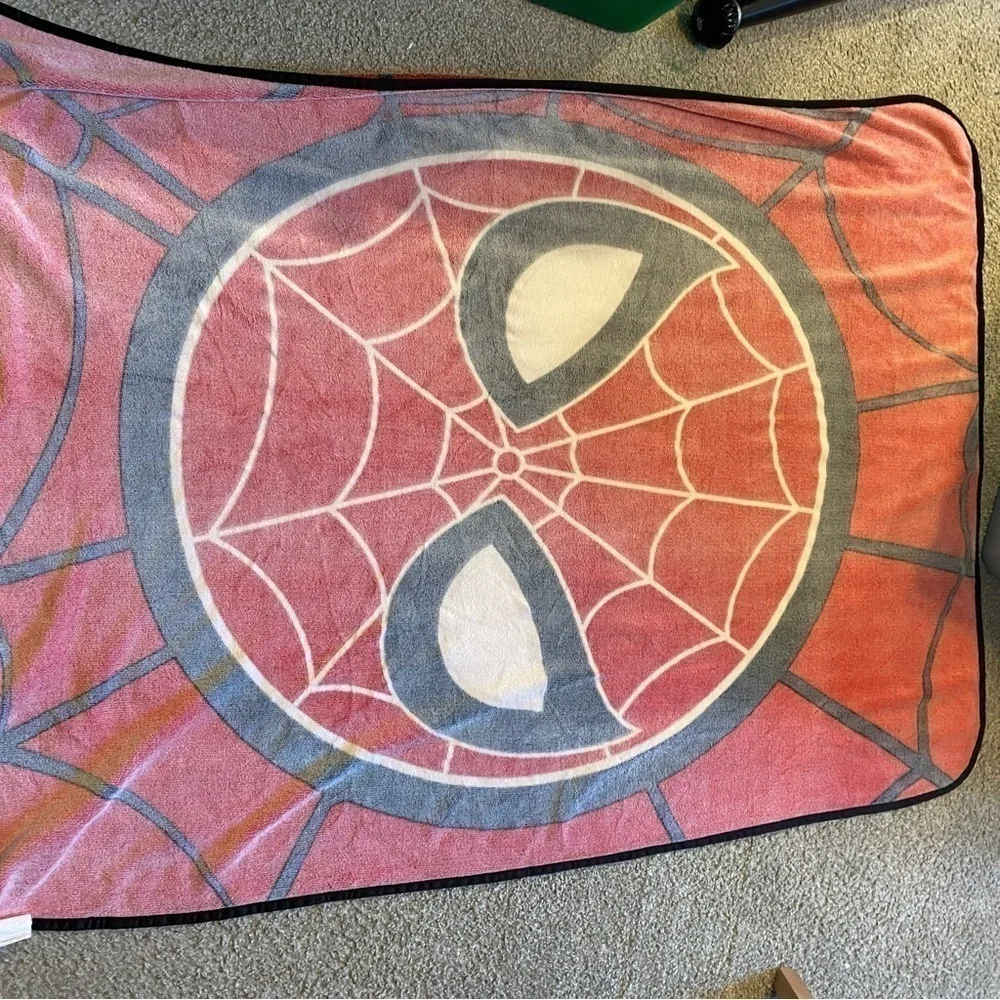 Spider-Man Fleece Throw Blanket Red Marvel Kids Bedding